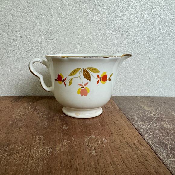 Hall's Superior Kitchenware Mary Dunbar Autumn‎ Leaf Jewel Tea Creamer - Picture 1 of 9